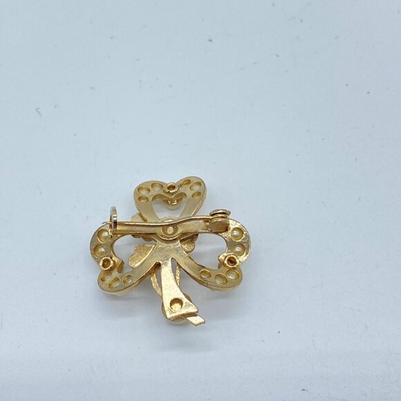 Vintage Gold-Tone Shamrock Brooch With Faux Pearls & Rhinestone Flowers - Picture 3 of 9